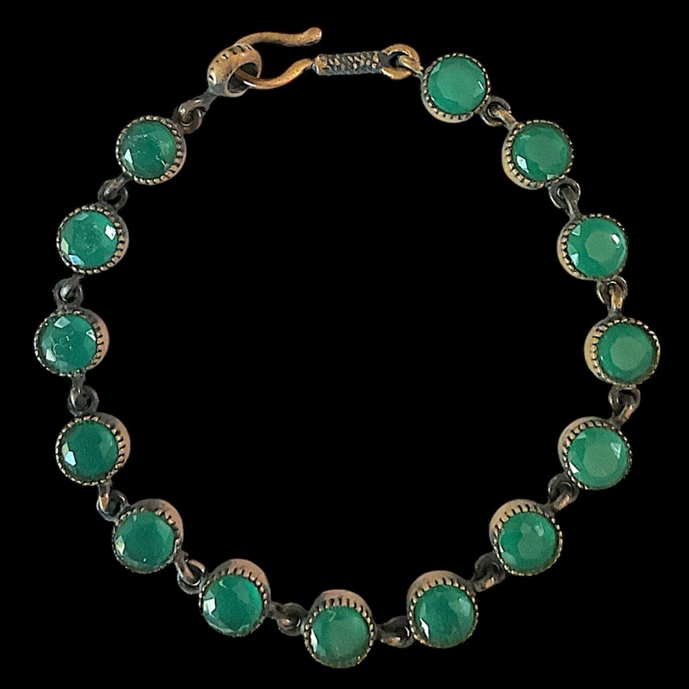 Vintage Emerald Green Glass Bracelet 7.25”